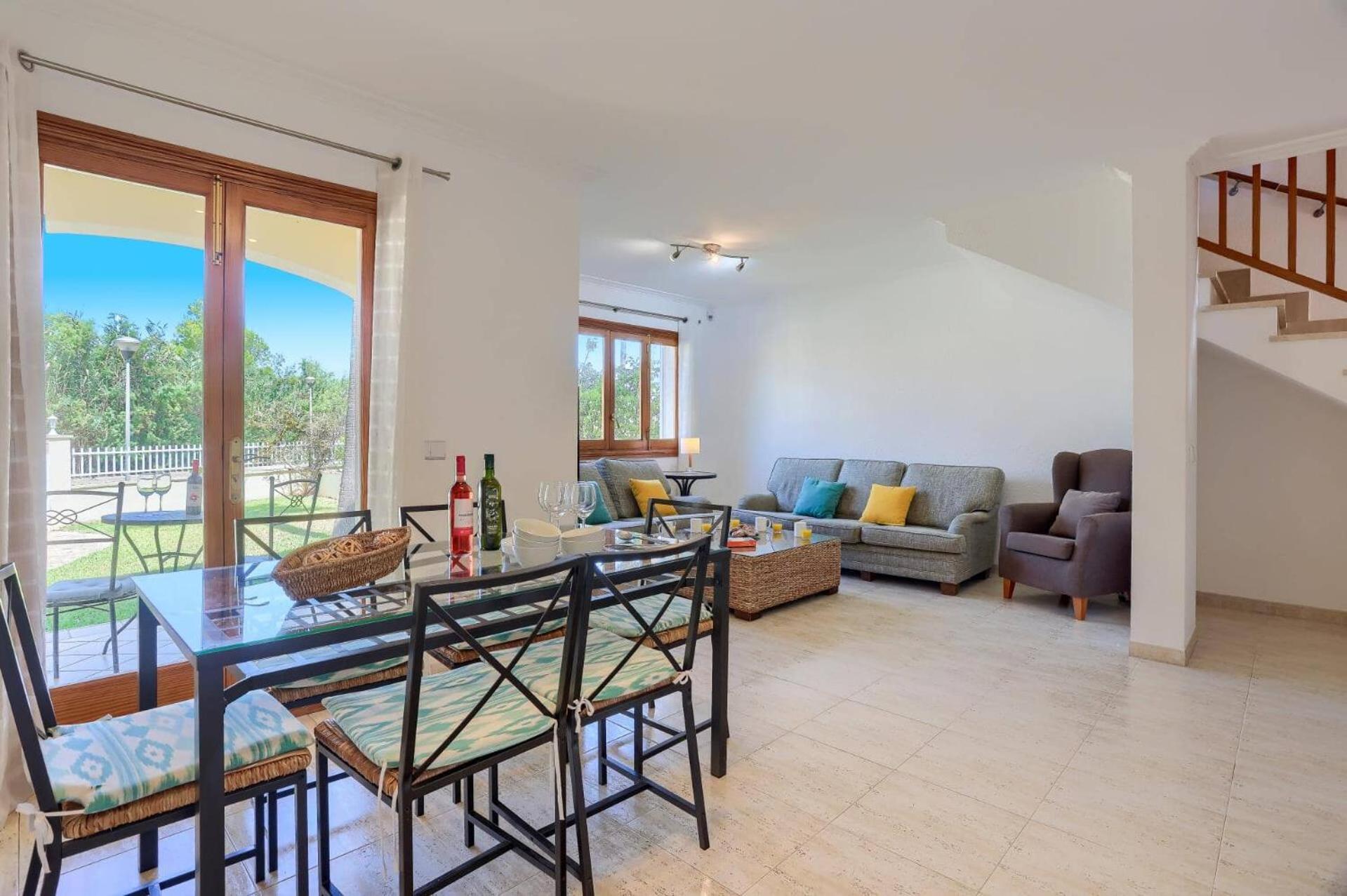 Villa Garcia By *